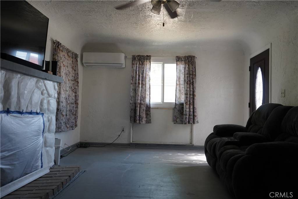 San Bernardino, CA 92408,216 W Mill ST
