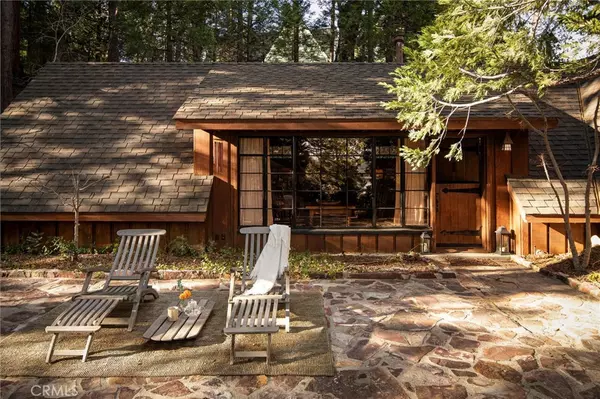 Lake Arrowhead, CA 92352,324 Summit DR