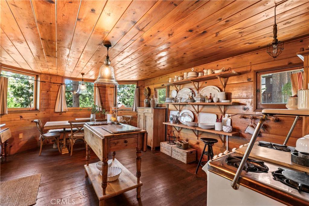 Twin Peaks, CA 92391,600 Rose LN