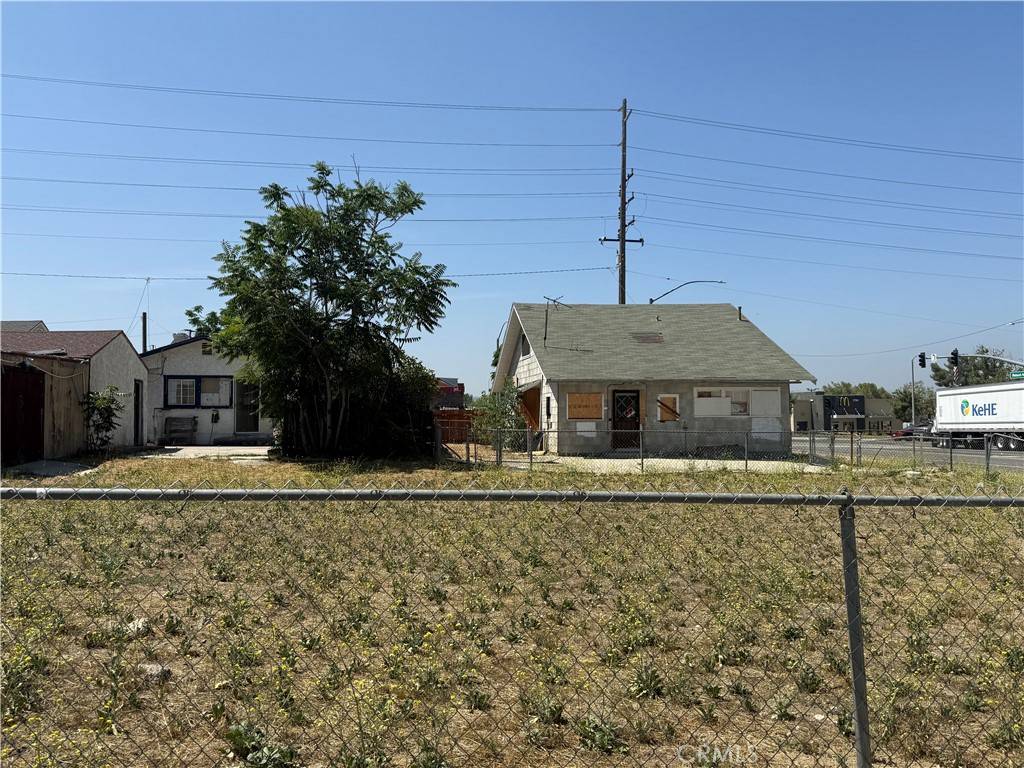 Mentone, CA 92359,1703 Mentone BLVD