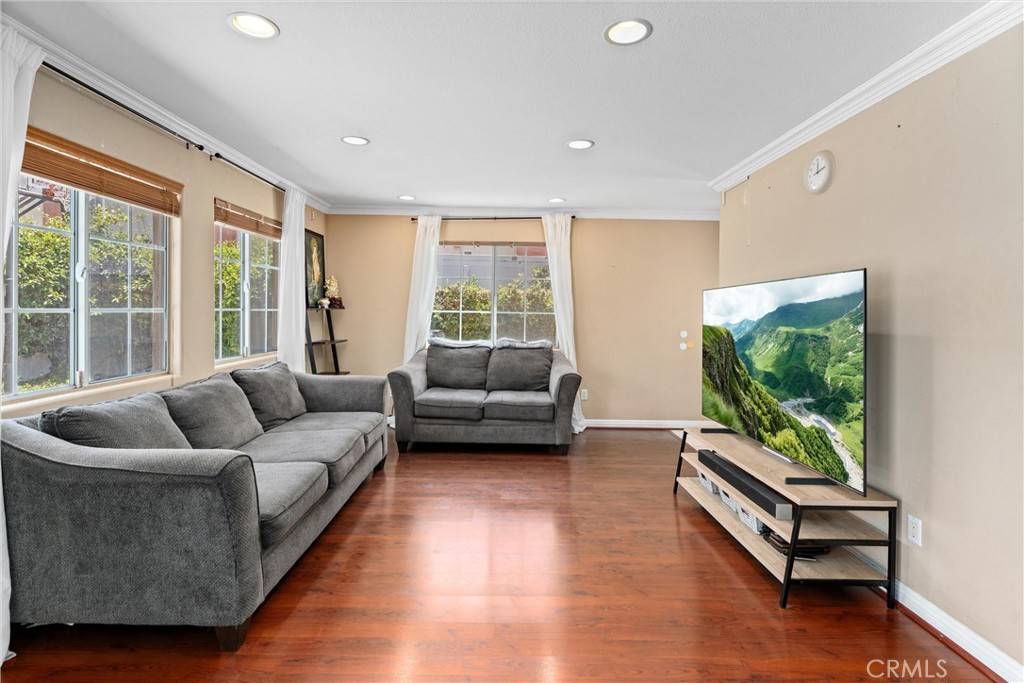 Westminster, CA 92683,7923 10th ST