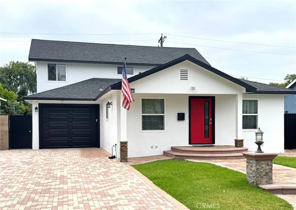 Fullerton, CA 92833,2404 W Oak AVE