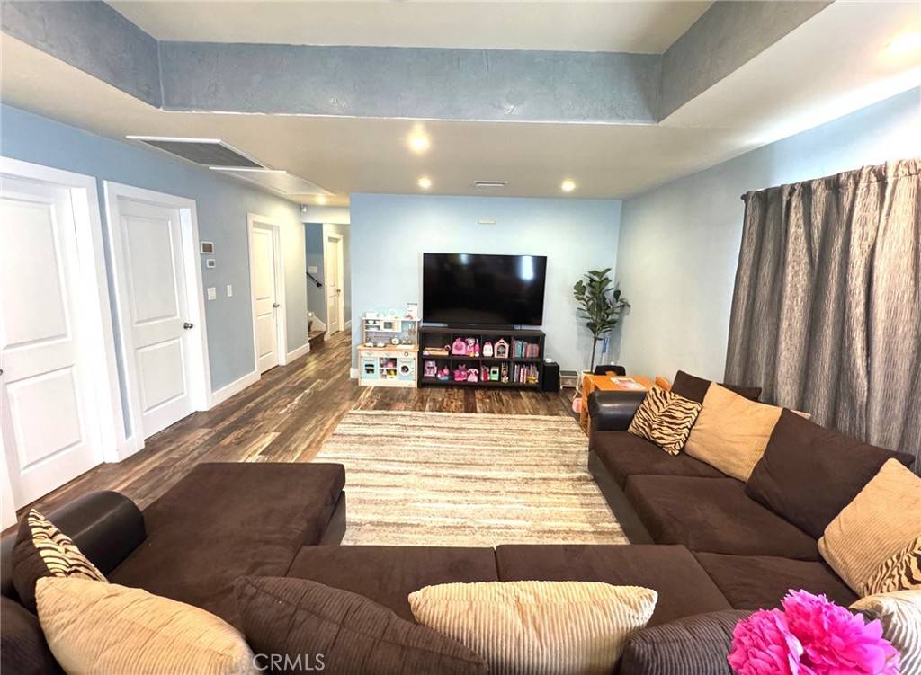 Fullerton, CA 92833,2404 W Oak AVE