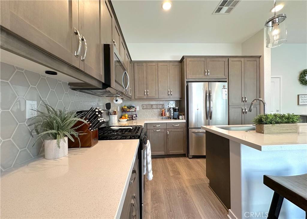 Corona, CA 92883,4173 Horvath ST #104