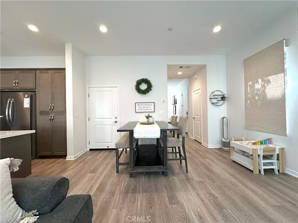 Corona, CA 92883,4173 Horvath ST #104
