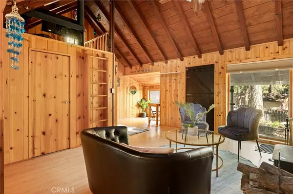 Running Springs, CA 92382,31701 Christmas Tree LN
