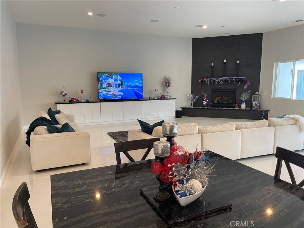 Corona, CA 92881,1204 Arbenz CIR
