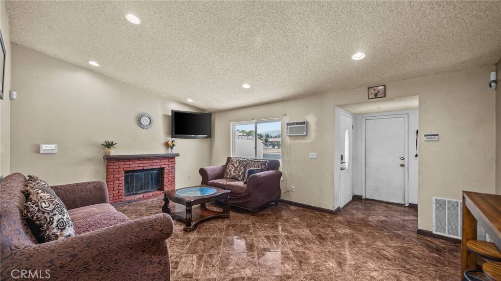 Moreno Valley, CA 92553,13067 Alexis DR