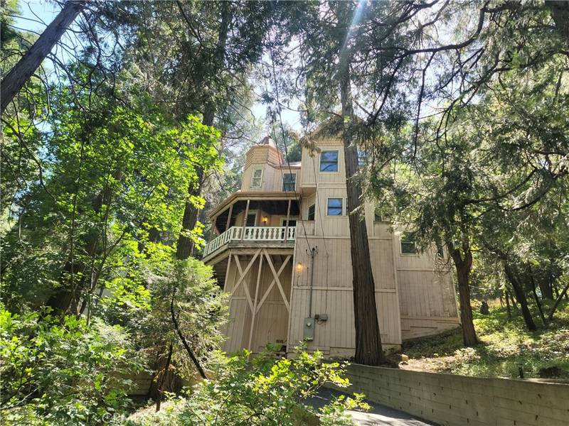 24083 Cresta DR, Crestline, CA 92325