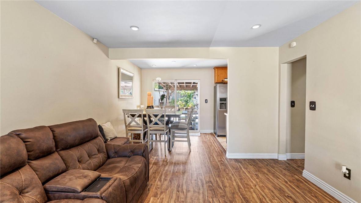 San Fernando, CA 91345,14658 Maclay ST