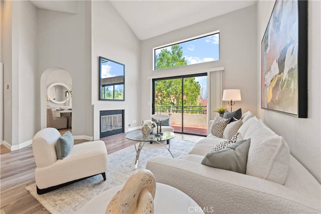 Diamond Bar, CA 91765,3030 La Paz LN #C