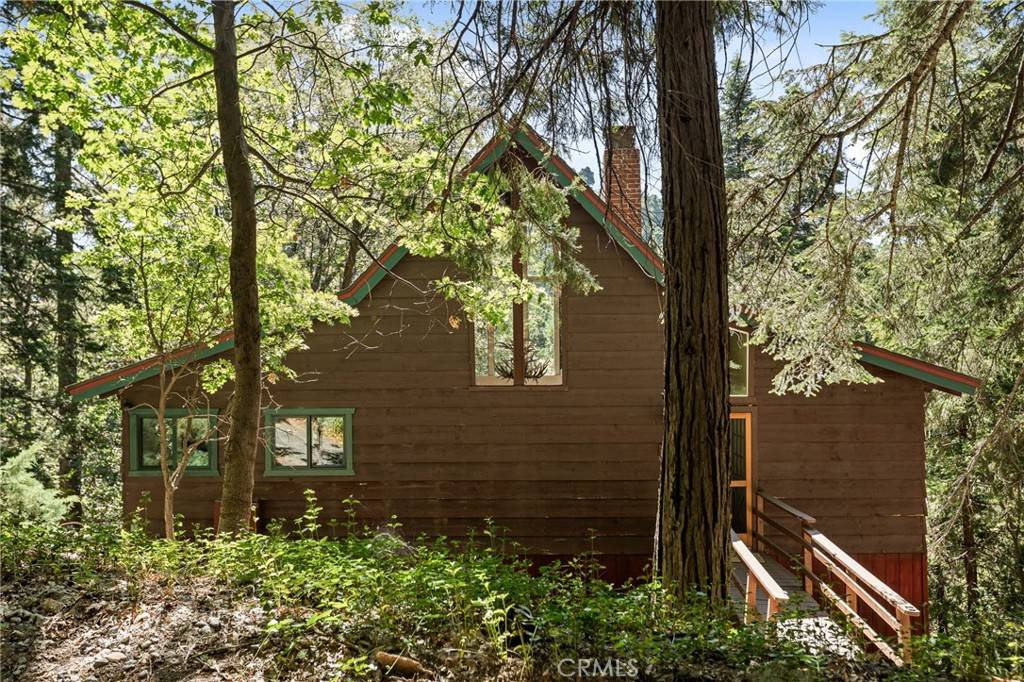 Lake Arrowhead, CA 92385,779 Fern RD