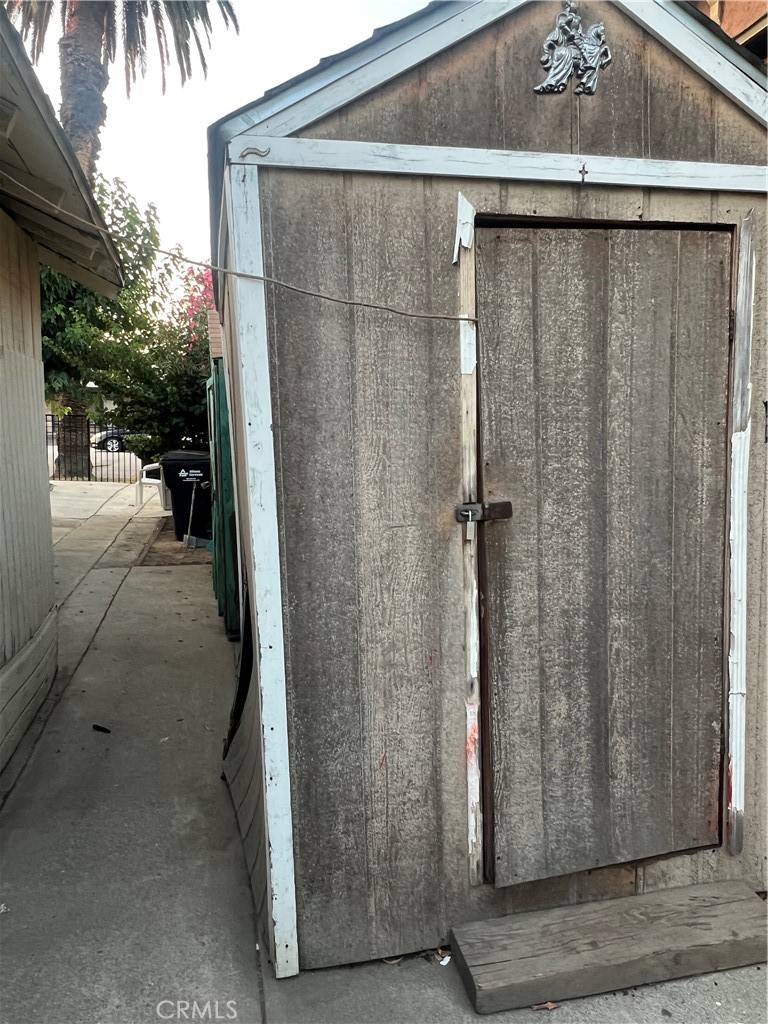 Pomona, CA 91768,586 W Center ST