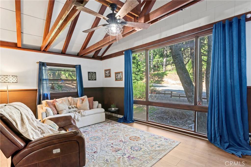 407 Dart Canyon RD, Crestline, CA 92325