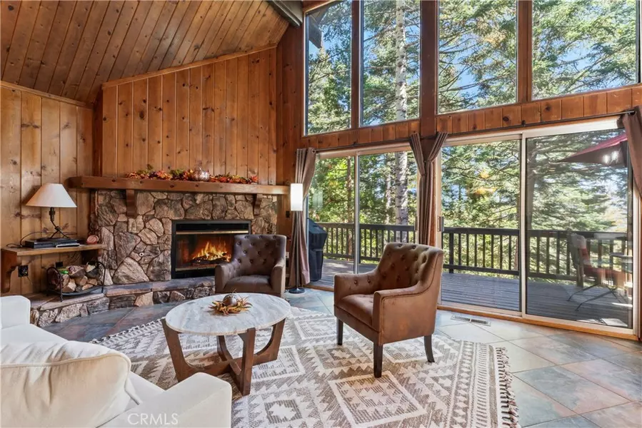 279 Old Toll RD, Lake Arrowhead, CA 92317