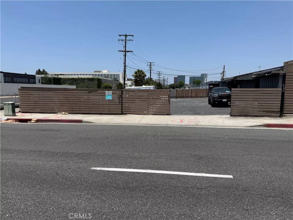 Costa Mesa, CA 92626,642 Baker ST