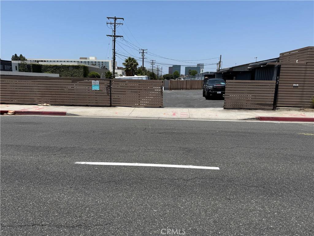 Costa Mesa, CA 92626,642 Baker ST