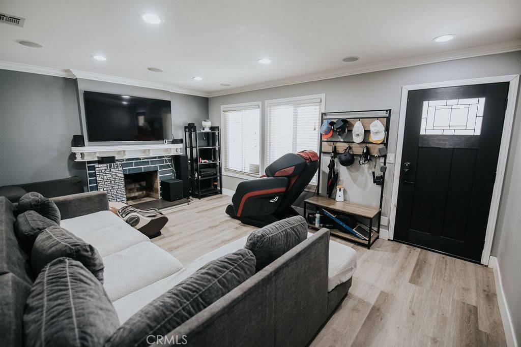 Corona, CA 92882,2438 Emerson CIR