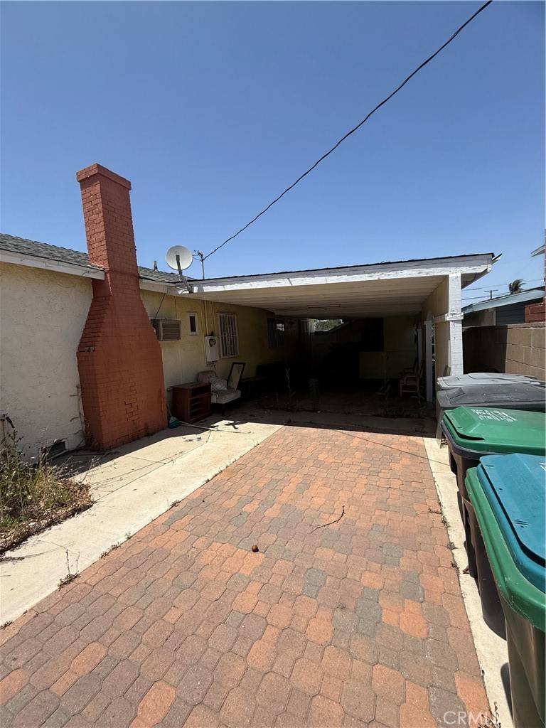 Corona, CA 92882,119 W Francis ST