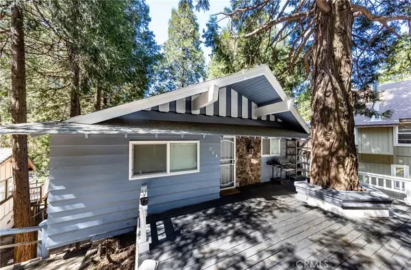 Crestline, CA 92325,854 Arbula DR