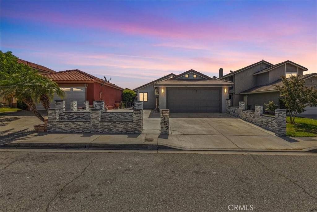 1352 Whiteoak RD, Colton, CA 92324