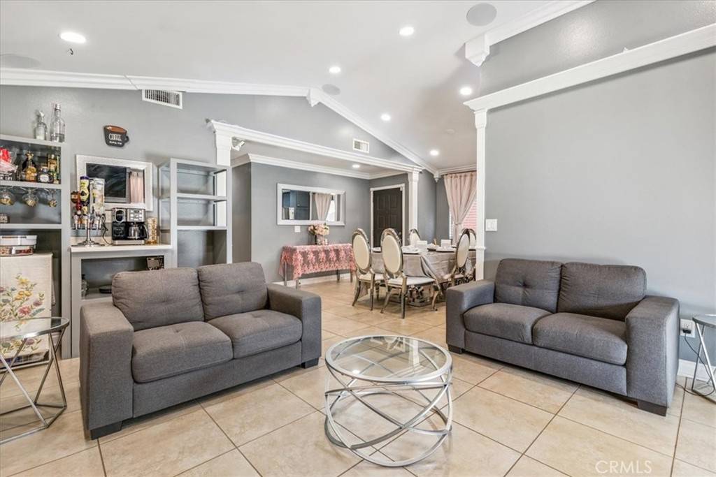 Colton, CA 92324,1352 Whiteoak RD