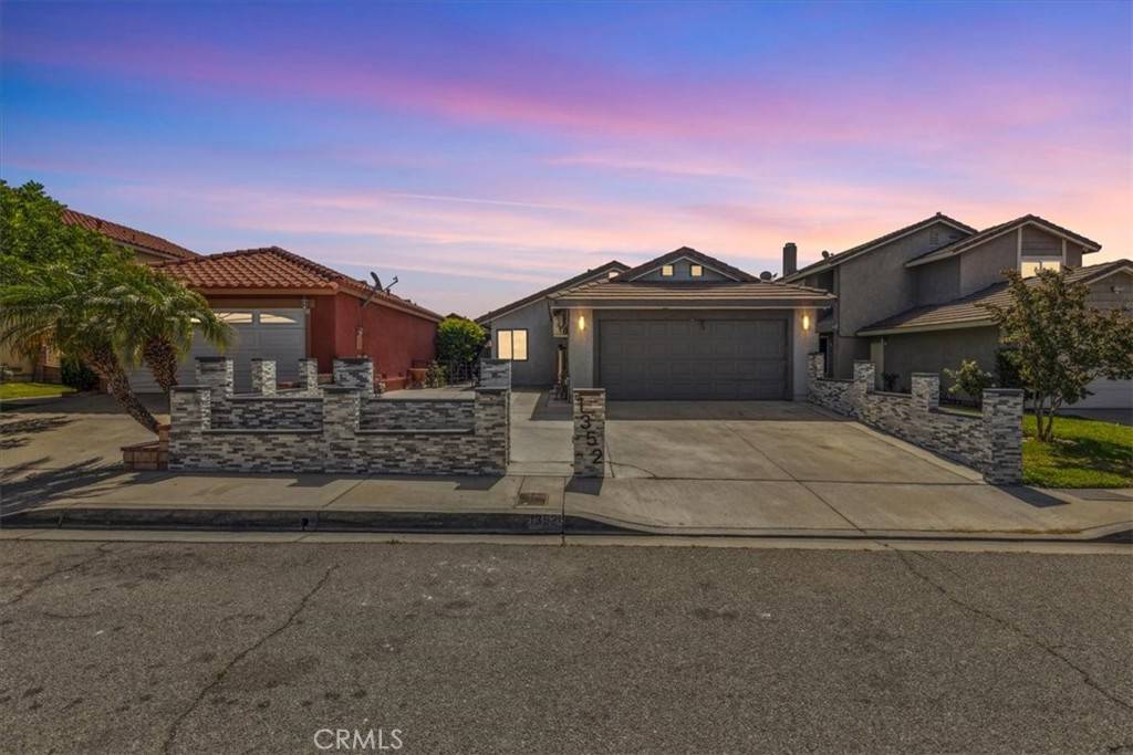 1352 Whiteoak RD, Colton, CA 92324