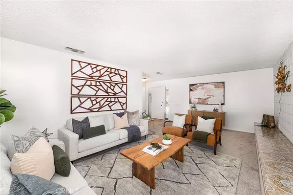 Redlands, CA 92373,1517 Pamela Crest