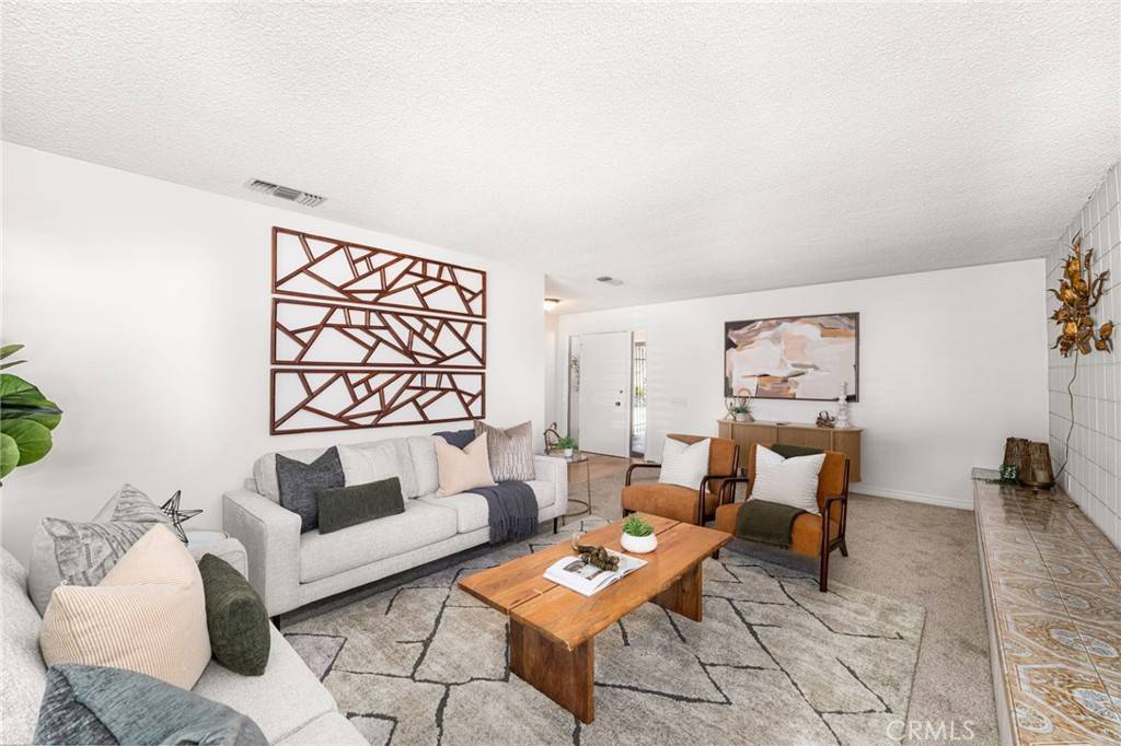 Redlands, CA 92373,1517 Pamela Crest
