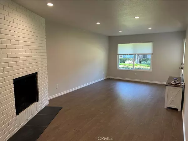 Tustin, CA 92780,17621 E 17th ST #24A