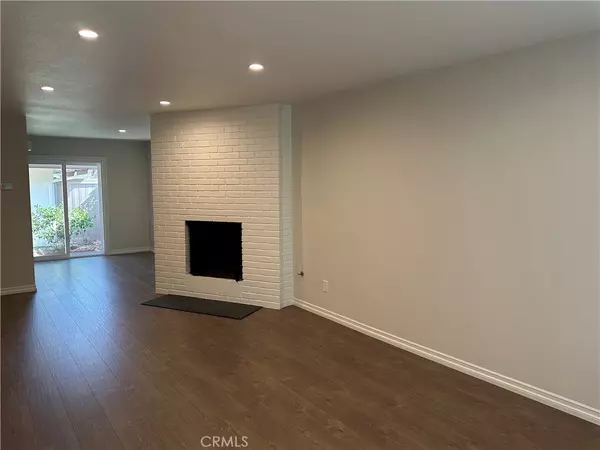 17621 E 17th ST #24A, Tustin, CA 92780