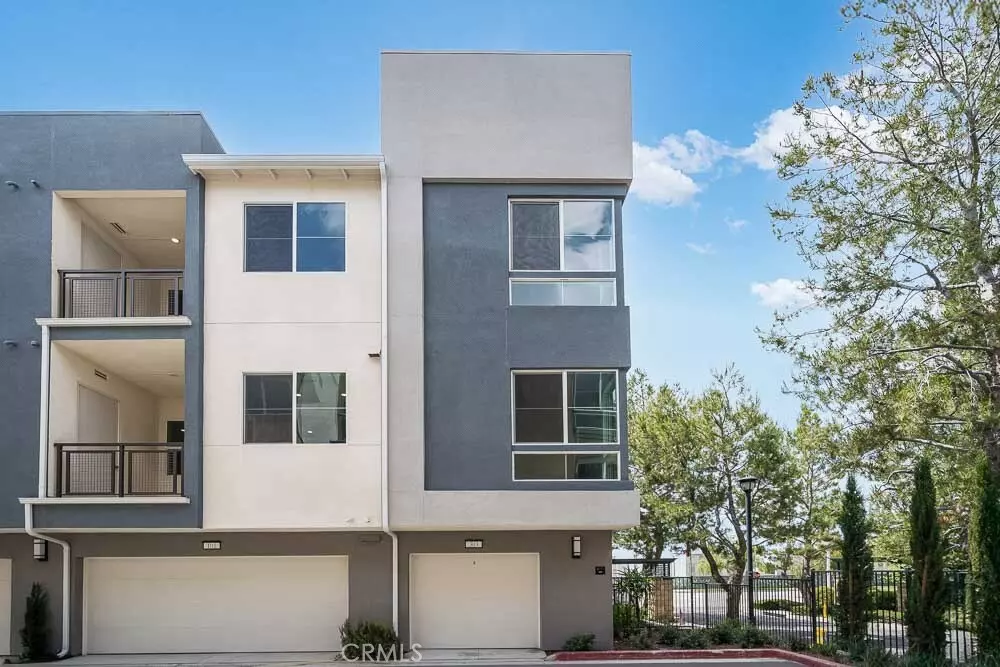 Ontario, CA 91764,960 N Tangent Privado #303