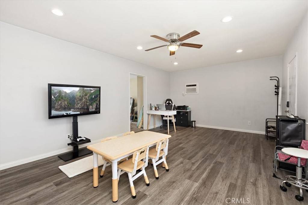 Colton, CA 92324,583 Gray ST
