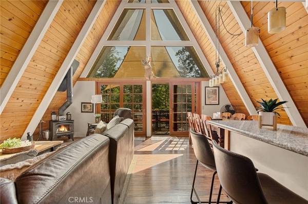Lake Arrowhead, CA 92352,215 Chippewa LN