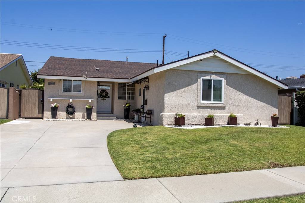 Downey, CA 90242,11919 Susan AVE