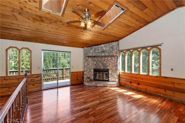 Crestline, CA 92325,489 Dorn DR