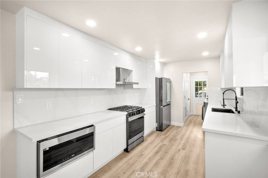 Van Nuys, CA 91405,7059 Cantaloupe AVE