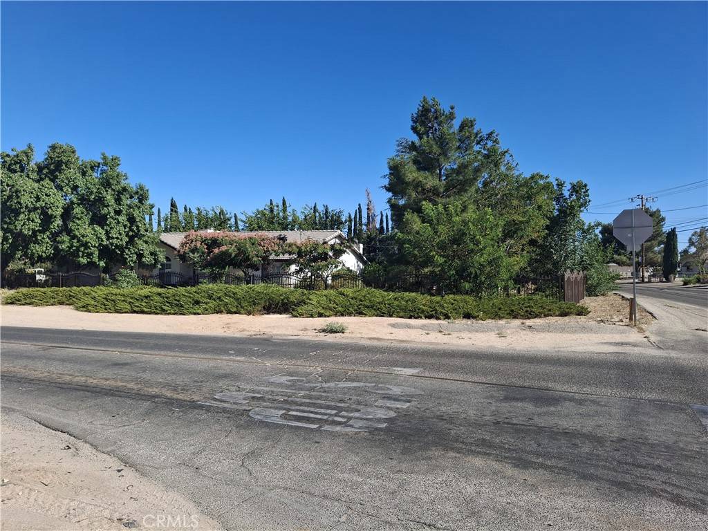 Hesperia, CA 92345,8323 Peach AVE