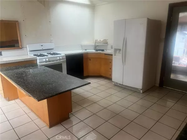Crestline, CA 92325,196 Meadow LN
