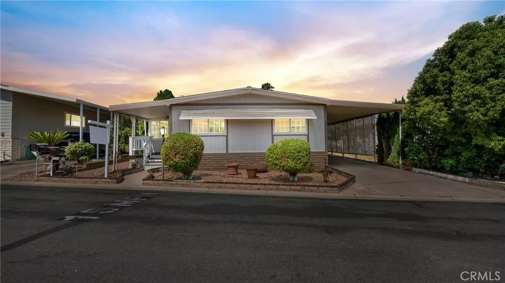 1422 Rainbrook WAY, Corona, CA 92882