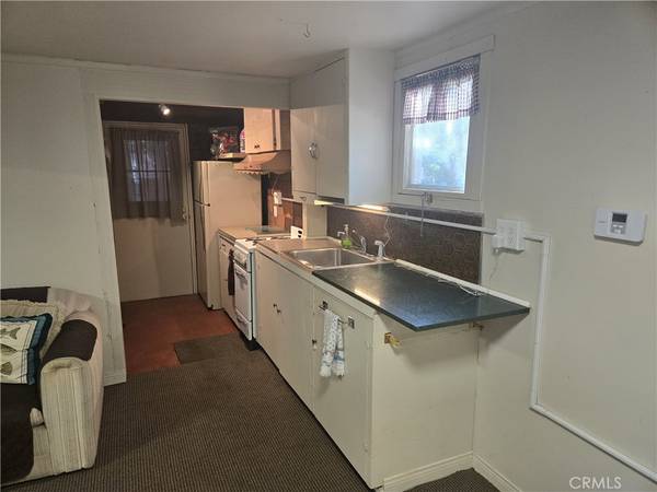 Crestline, CA 92325,25035 Moon DR