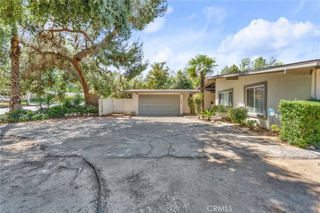 Redlands, CA 92373,1204 San Jacinto