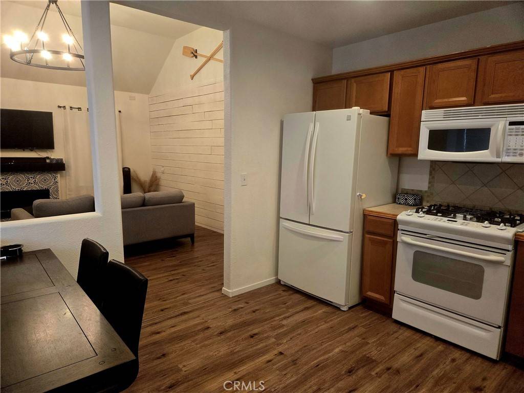 Crestline, CA 92325,23938 Park LN