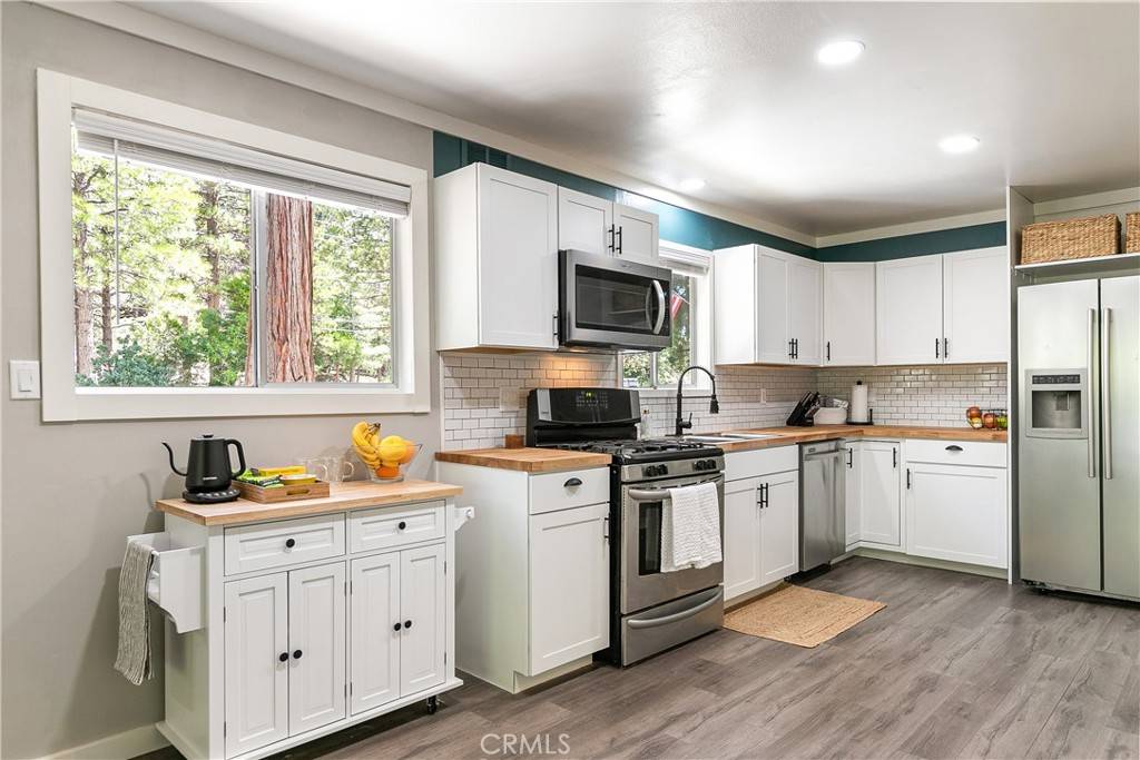 Lake Arrowhead, CA 92352,568 Grass Valley RD