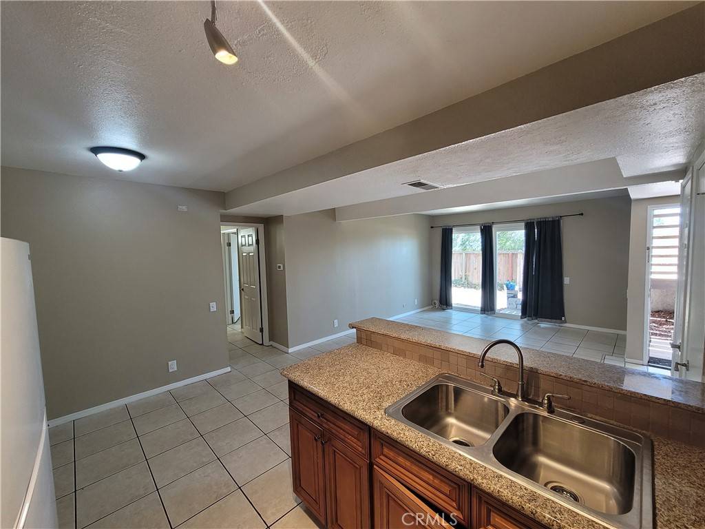 Highland, CA 92346,2266 Denair AVE #412