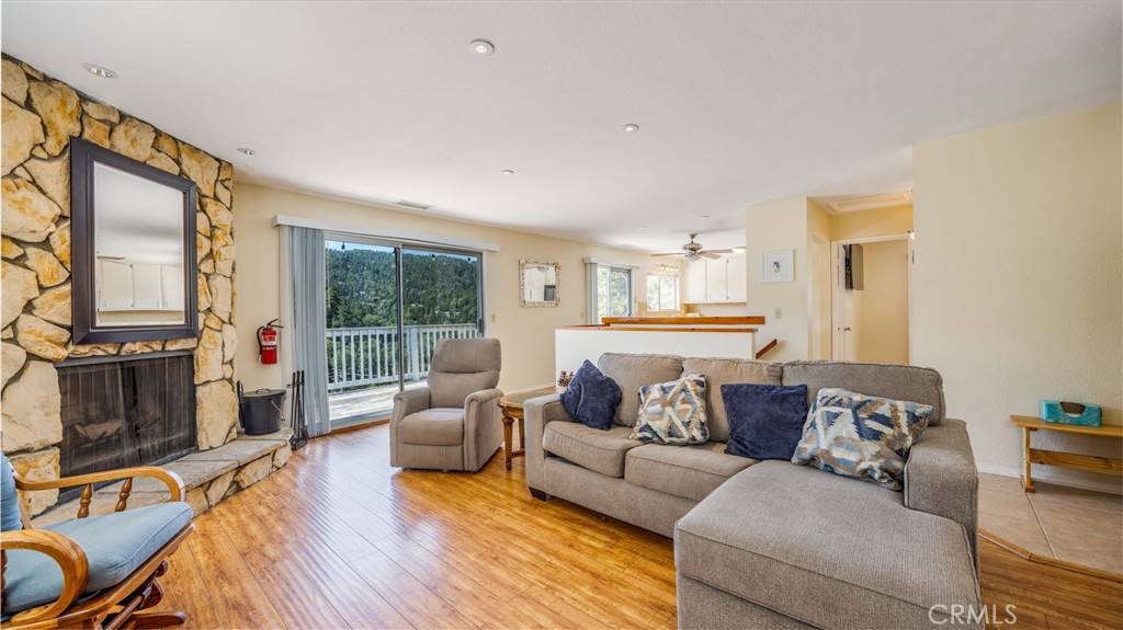 Crestline, CA 92325,448 Delle DR