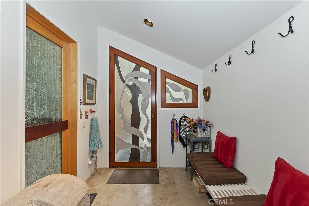 Lake Arrowhead, CA 92385,28527 Willow RD