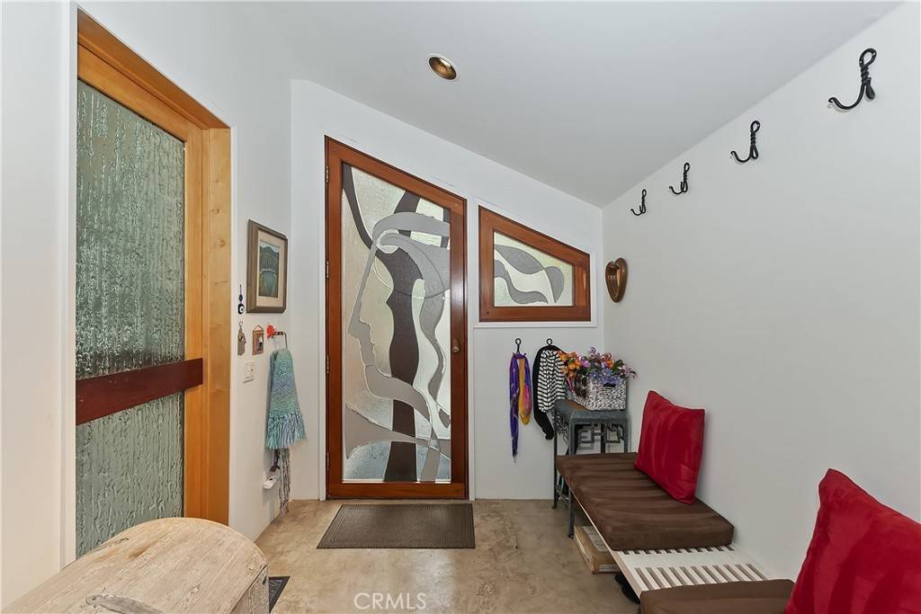 Lake Arrowhead, CA 92385,28527 Willow RD
