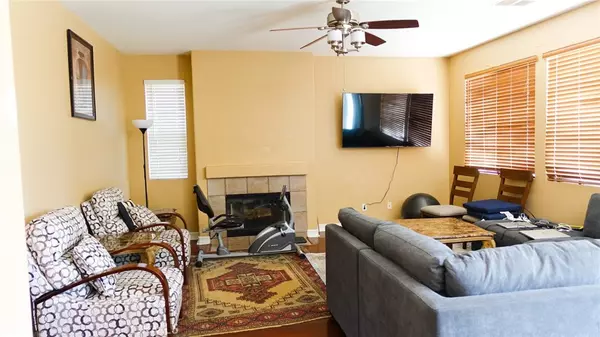 Eastvale, CA 92880,6595 Lotus ST
