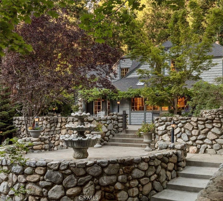 969 Oak DR, Crestline, CA 92325